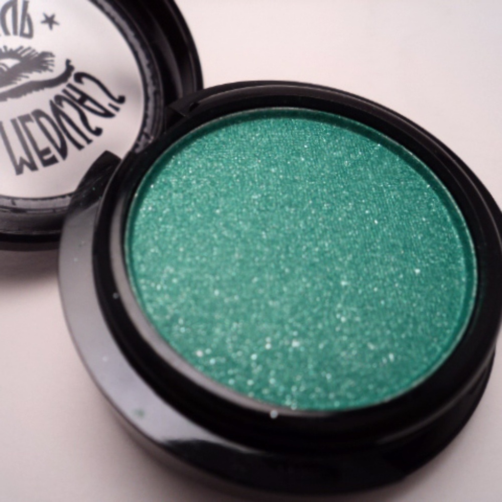 ❇️🧚‍♀️ELECTRO GREEN Medusa Makeup DISCONTINUED shadow NWT